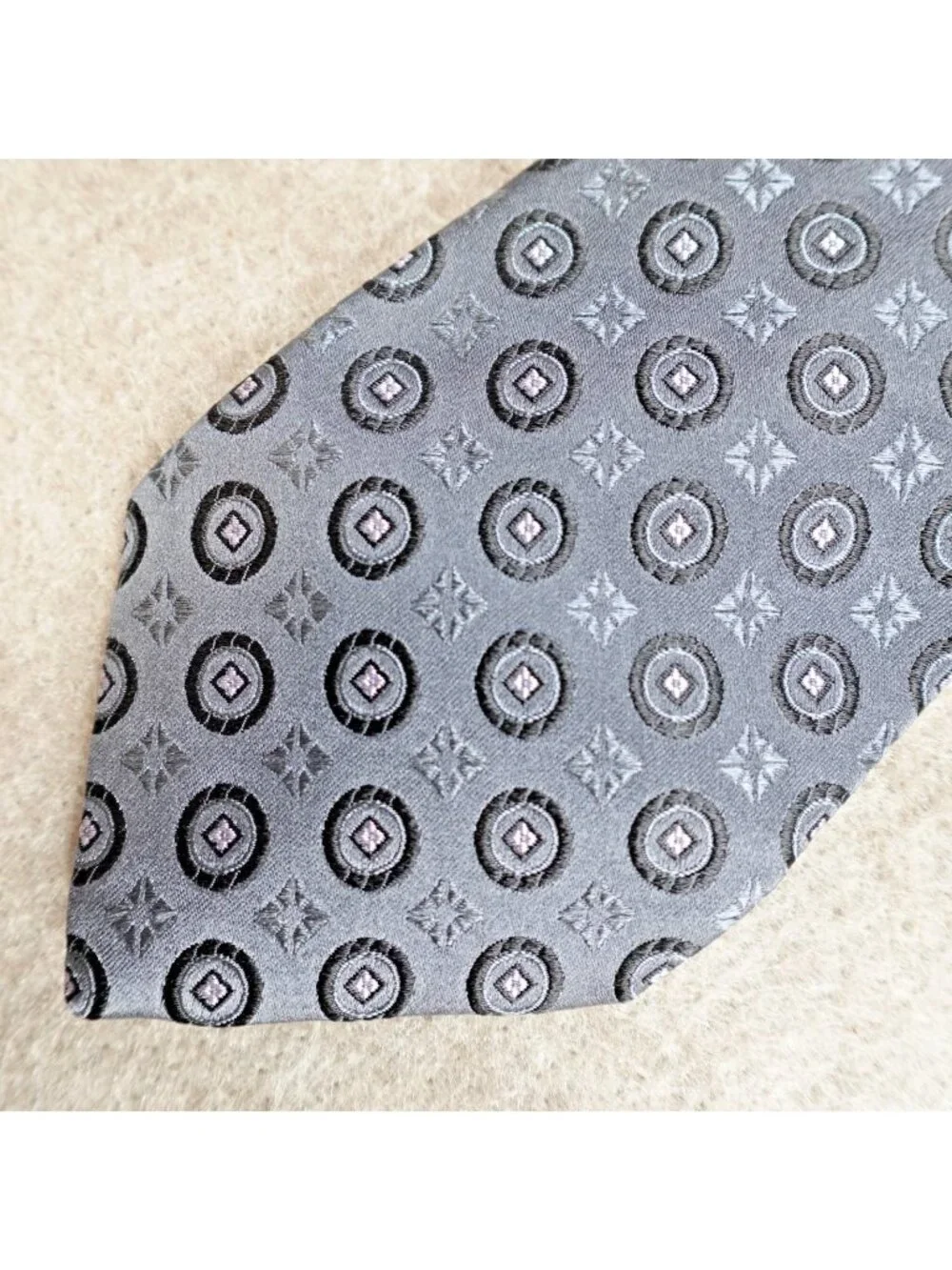 Hugo Boss Tie Gray Macclesfield  100% Silk Made in Italy